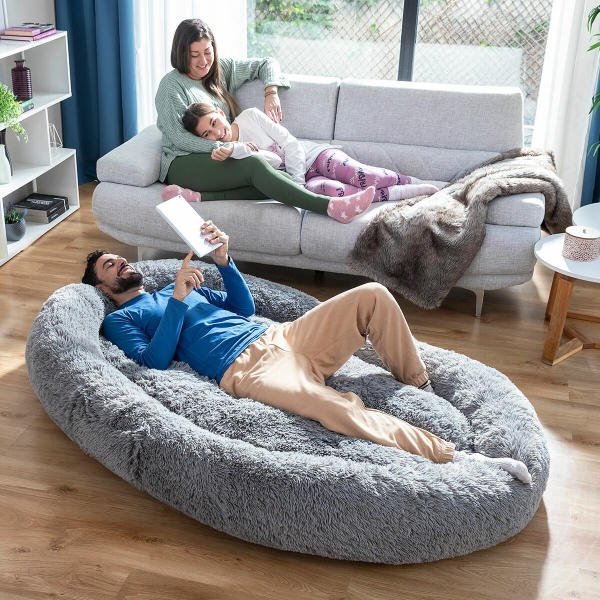 embereknek-szant-kutyaagy-human-dog-bed-xxl-innovagoods-grey_777528 (6)